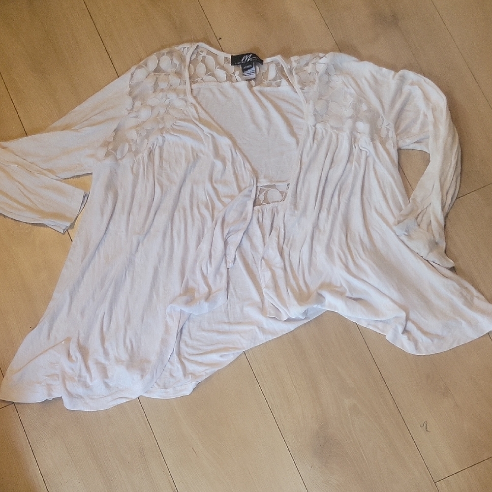 Midnight Velvet Soft White Blouse - Picture 2 of 4